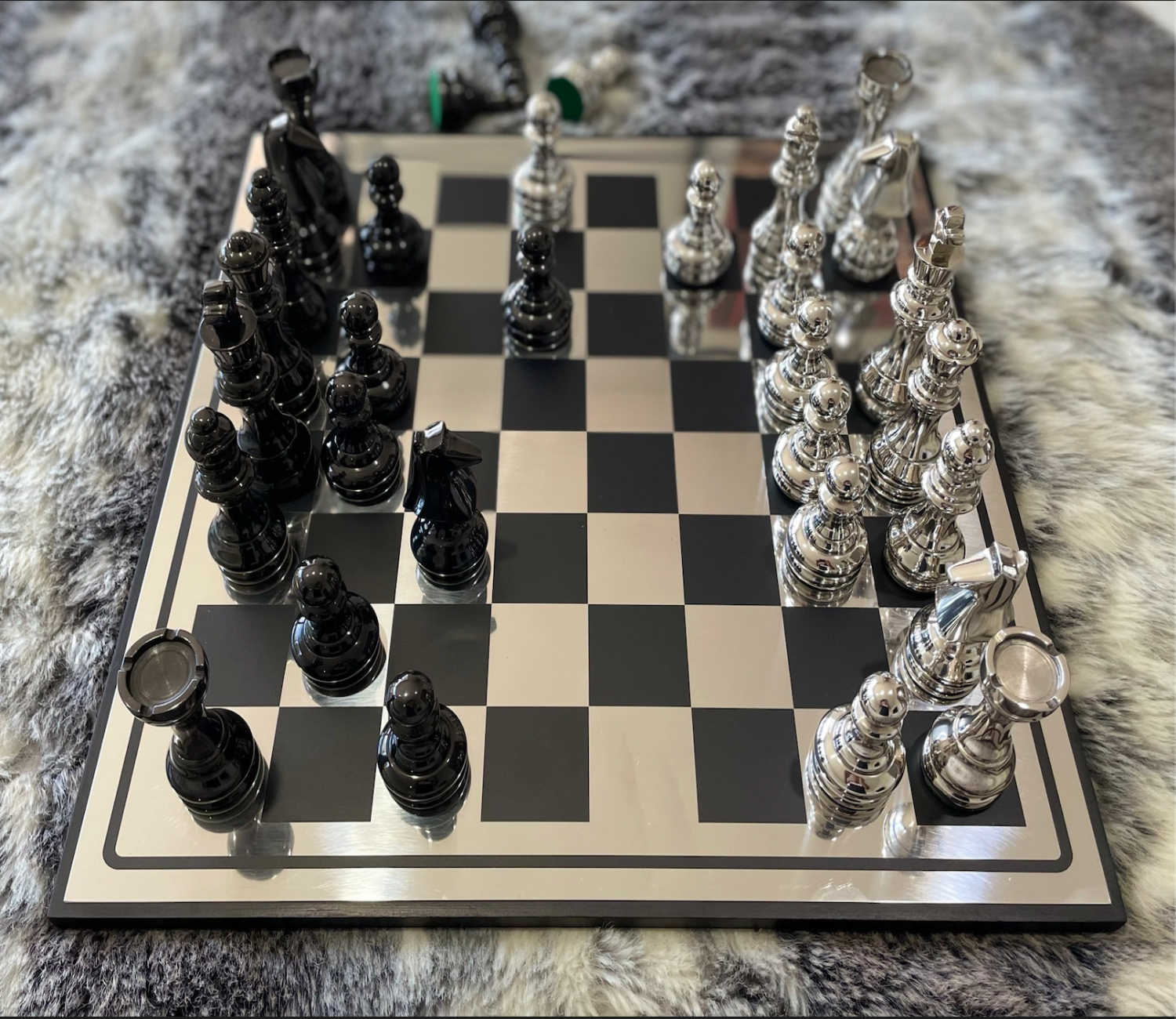 Online Metallic Chess